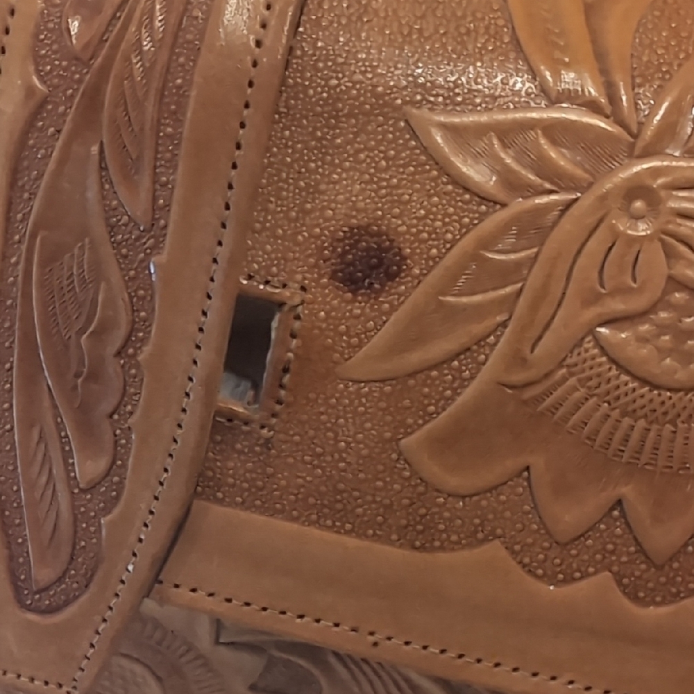 Vintage Hand Tooled Shoulder Bag Purse - Picture 13 of 16